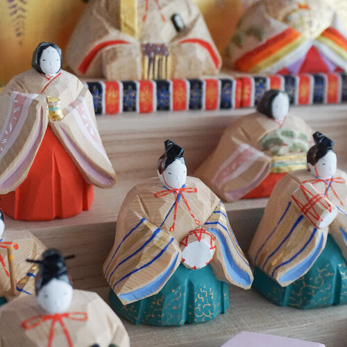 繭／奈良町南観光案内所：奈良一刀彫 荒木義人作 段雛 販売開始の